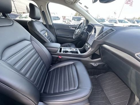 Used 2024 Ford Edge SEL w/ Convenience Package image 16