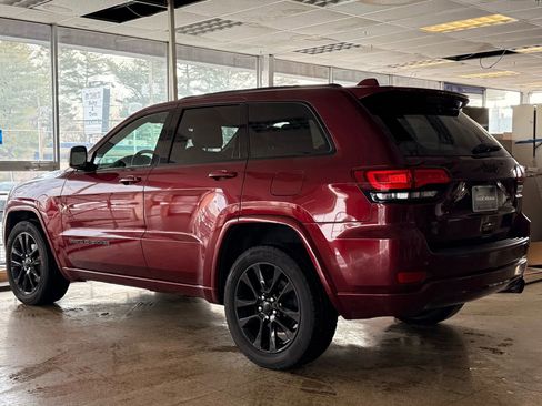 Used 2019 Jeep Grand Cherokee Altitude image 9