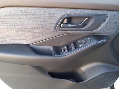 Certified 2023 Nissan Rogue S FWD image 6