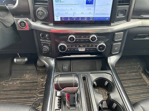 Used 2022 Ford F150 Lariat w/ Equipment Group 502A High AWD/4WD image 18