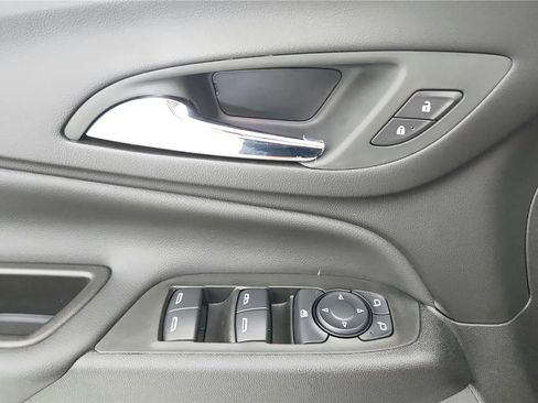 Used 2024 Chevrolet Equinox LT AWD/4WD image 35