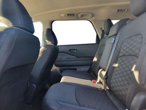 New 2025 Nissan Pathfinder SV image 17