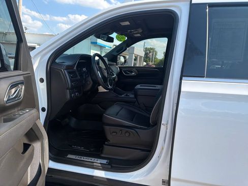 Used 2023 Chevrolet Tahoe Premier AWD/4WD image 11