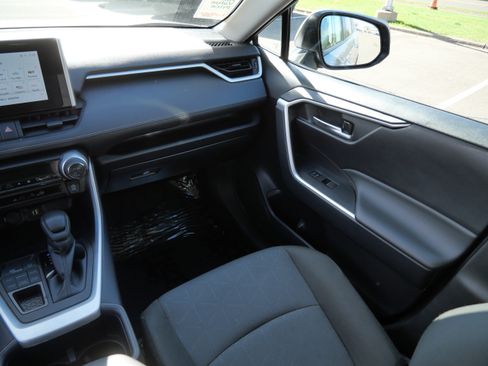 Certified 2025 Toyota RAV4 XLE AWD/4WD image 12