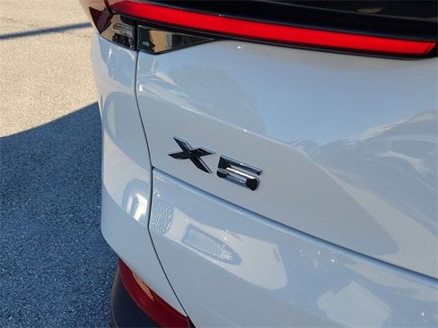 Used 2024 BMW X5 xDrive40i w/ Parking Assistance Package image 7