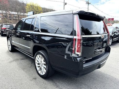 Used 2020 Cadillac Escalade ESV Premium Luxury image 7