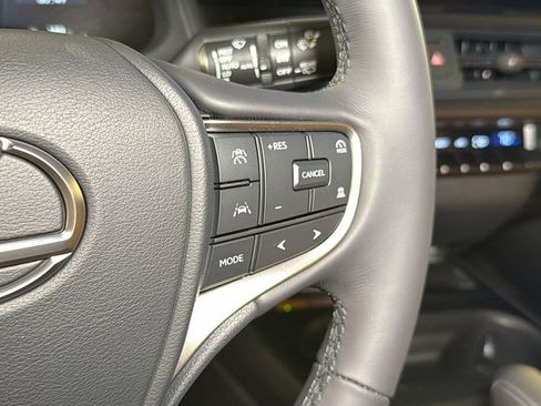 New 2026 Lexus UX 300h AWD image 18