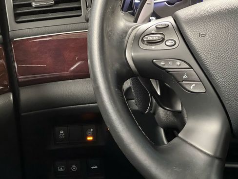 Used 2019 INFINITI Q70 Luxe image 27