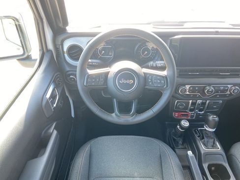 New 2025 Jeep Wrangler Willys AWD/4WD image 19