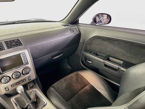 Used 2013 Dodge Challenger SRT8 RWD image 22