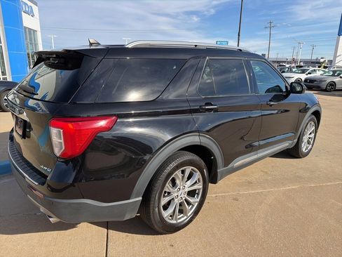 Used 2023 Ford Explorer Limited image 16