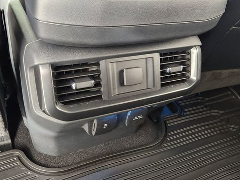 Used 2023 Ford F150 Lariat image 32