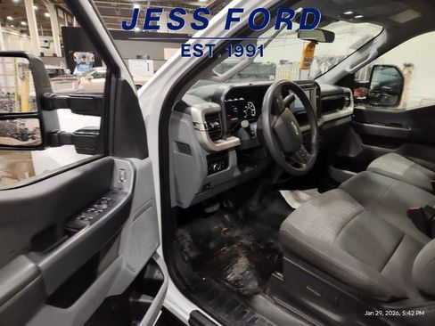 Used 2024 Ford F350 XLT image 5