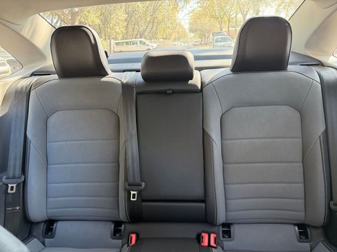 Used 2025 Volkswagen Jetta SE image 33