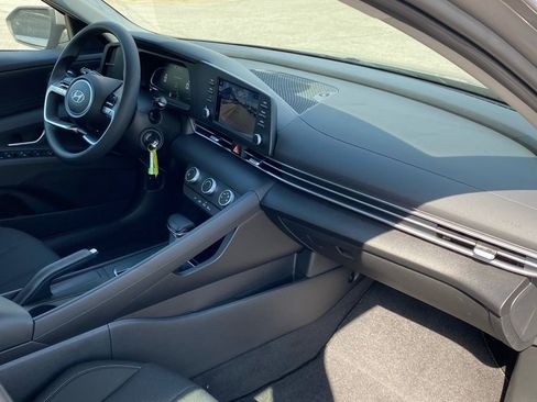 New 2026 Hyundai Elantra SE image 30