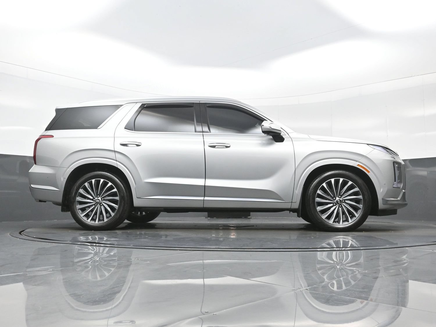 Certified 2024 Hyundai Palisade Calligraphy AWD/4WD image 35