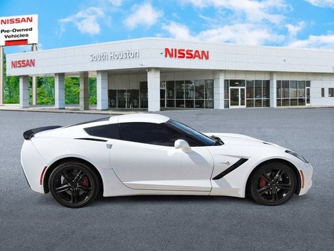 Used 2016 Chevrolet Corvette Stingray Coupe RWD image 5