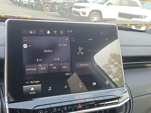 Certified 2025 Jeep Compass Latitude w/ Altitude Special Edition image 8