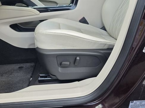 Used 2023 Buick Envision Avenir FWD image 14