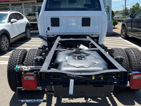 New 2026 RAM 3500 Tradesman AWD/4WD image 9