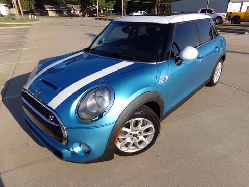 Used 2015 MINI Cooper S image 3