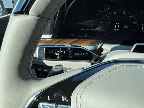 New 2026 Cadillac Escalade ESV Platinum Luxury w/ LPO, Radiant Package AWD/4WD image 23
