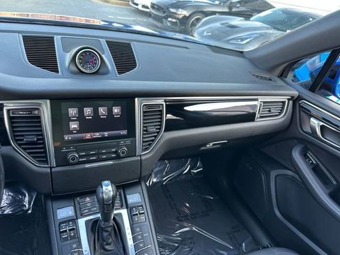 Used 2017 Porsche Macan image 18