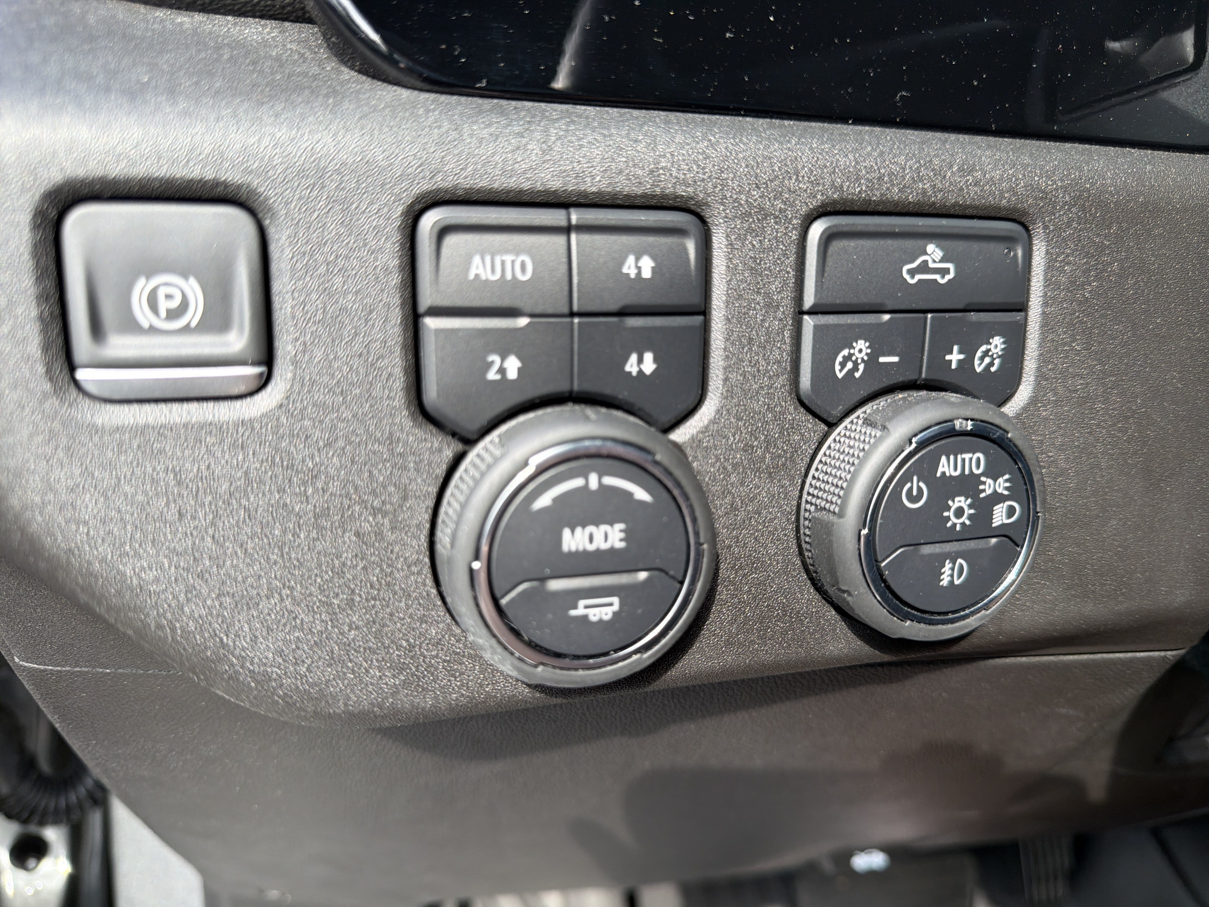 Used 2025 Chevrolet Silverado 1500 RST AWD/4WD image 31