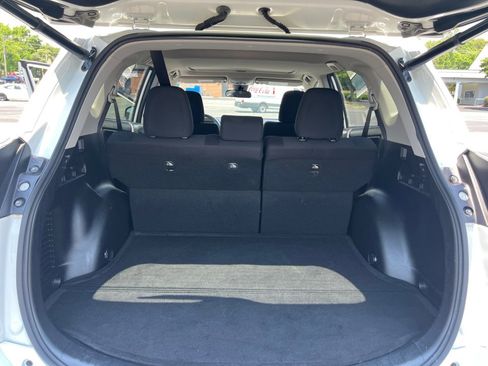 Used 2018 Toyota RAV4 XLE FWD image 19