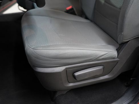 Used 2018 RAM 1500 Classic SLT image 23