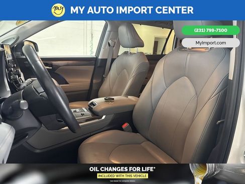 Used 2022 Toyota Highlander Limited image 13