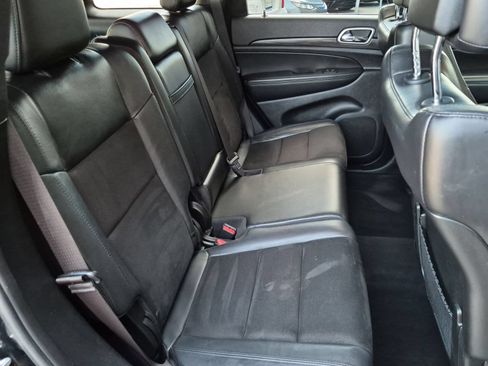 Used 2019 Jeep Grand Cherokee Laredo w/ Laredo X Package RWD image 27