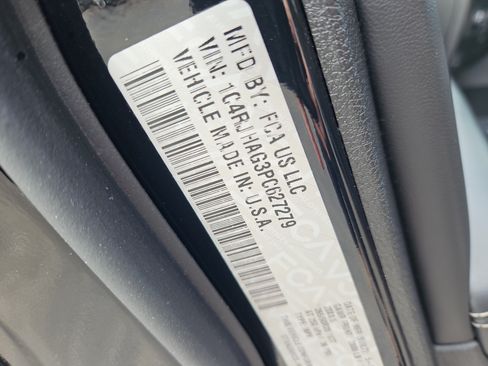 Used 2023 Jeep Grand Cherokee Altitude AWD/4WD image 7