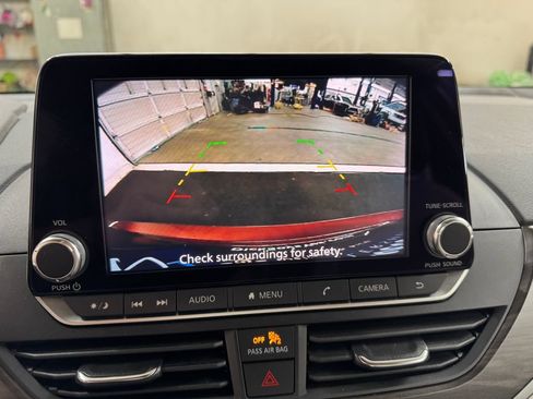 Used 2024 Nissan Altima 2.5 SV FWD image 21
