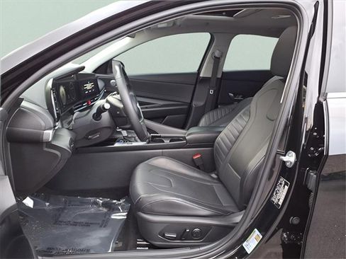 Used 2023 Hyundai Elantra Limited w/ Cargo Package image 18