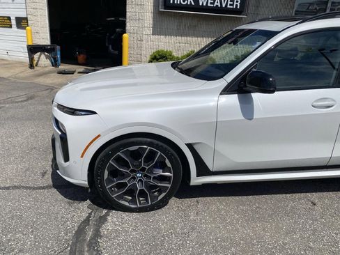 Used 2024 BMW X7 M60i w/ Executive Package AWD/4WD image 3