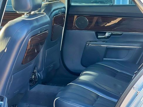 Used 2011 Jaguar XJ L image 18