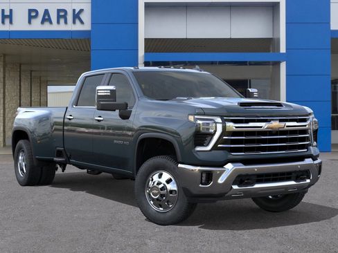 New 2026 Chevrolet Silverado 3500 LTZ w/ LTZ Plus Package AWD/4WD image 7