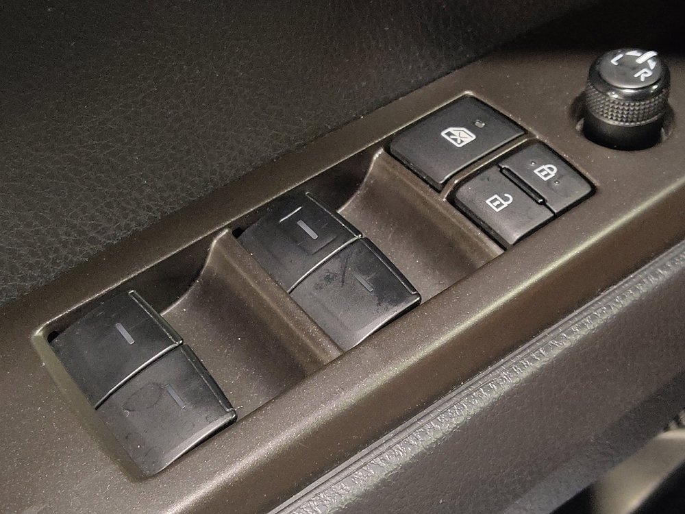 Used 2023 Toyota Camry SE FWD image 27
