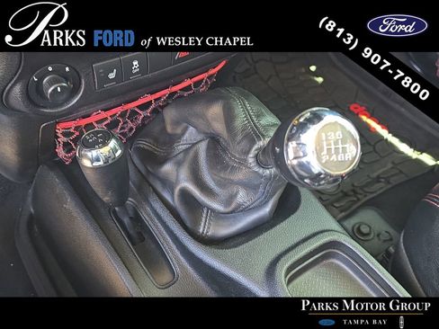 Used 2017 Jeep Wrangler Unlimited Rubicon AWD/4WD image 24