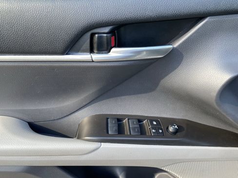 Used 2024 Toyota Camry SE image 19