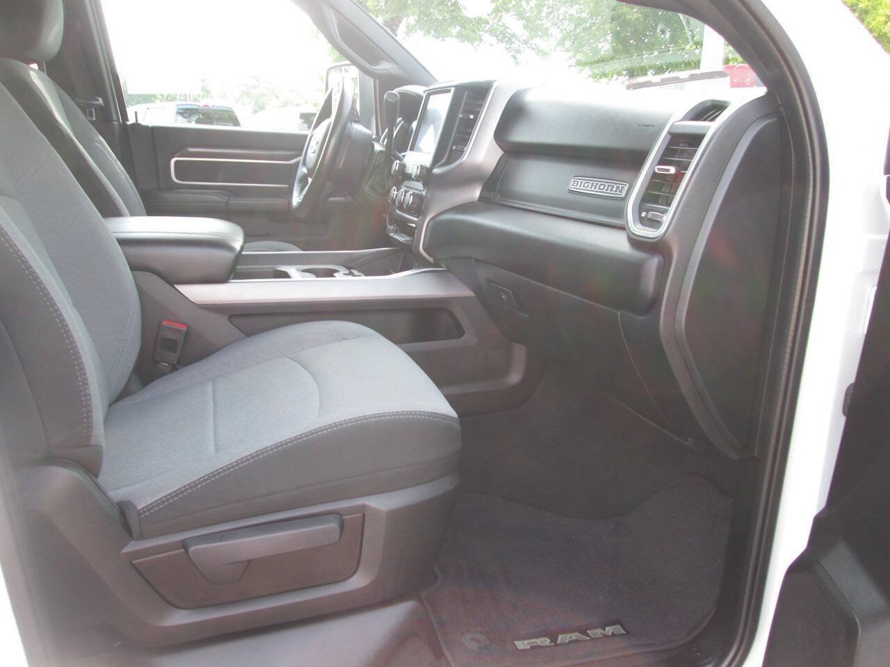 Used 2024 RAM 2500 Big Horn w/ Off Road Package AWD/4WD image 21