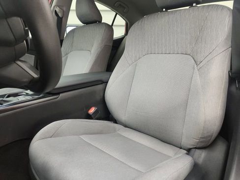 Used 2025 Toyota Camry LE image 13