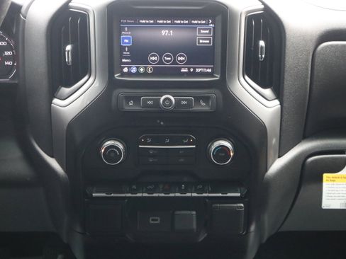 Used 2020 Chevrolet Silverado 1500 Custom w/ Custom Value Package image 15