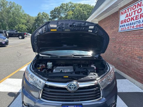 Used 2016 Toyota Highlander Limited Platinum AWD/4WD image 35