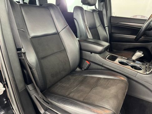 Used 2021 Jeep Grand Cherokee Laredo X AWD/4WD image 36