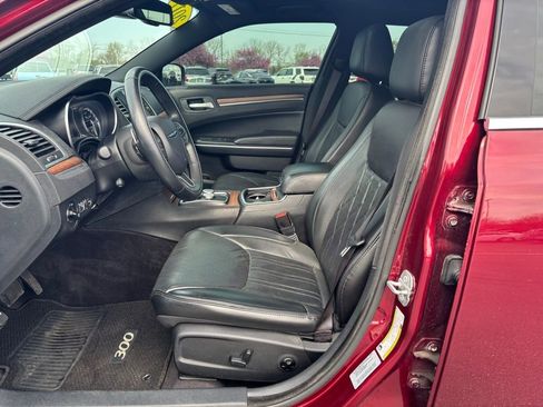 Used 2017 Chrysler 300 C Platinum w/ Safetytec Plus Group RWD image 15