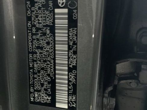 Used 2025 Toyota Crown XLE image 22