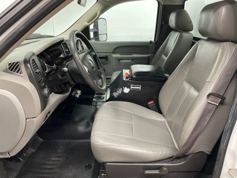 Used 2014 Chevrolet Silverado 3500 W/T image 25