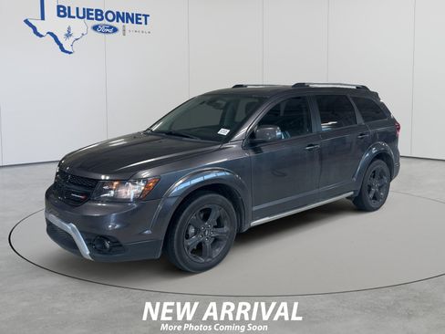 Used 2019 Dodge Journey Crossroad w/ Navigation Group FWD image 1